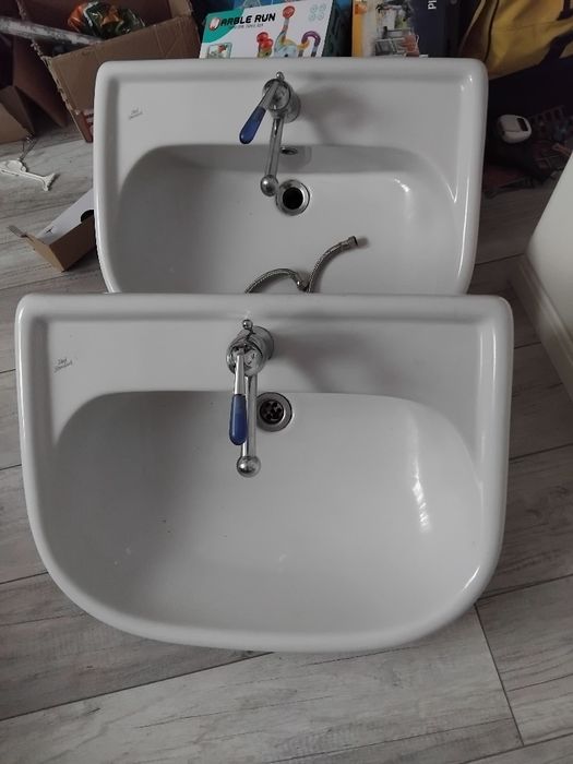 Chiuvetă baie cu baterie