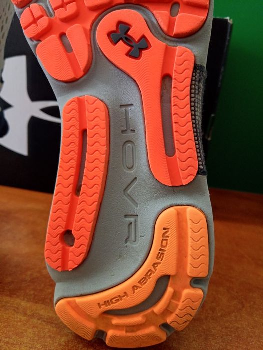 Under Armour HOVR Infinite 4 Номер 39 Стелка 26 см. 100% Оригинални