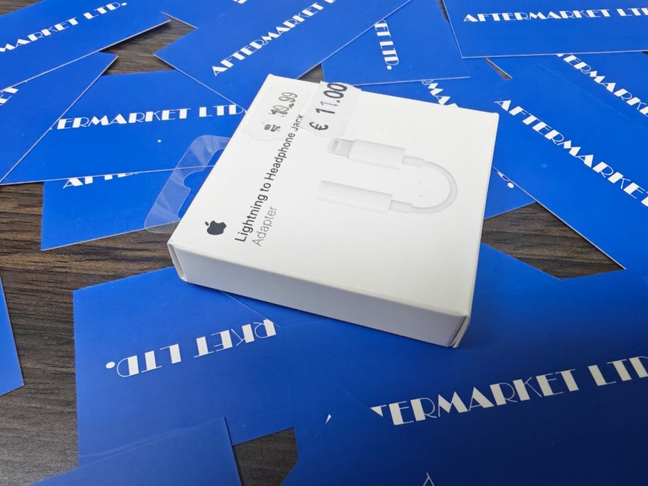 ЗАПЕЧАТАН Apple Lightning to 3.5 mm Headphone Jack Adapter