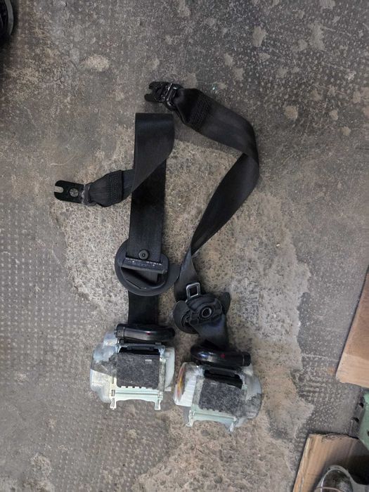 Set centuri centura sigurante fata spate stanga dreapta cu capse pirotehnice Audi Q7 4M