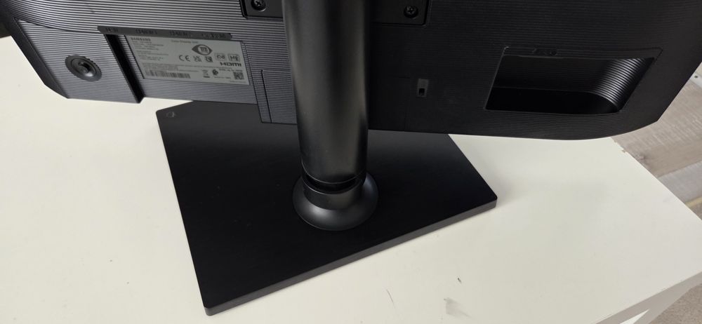 2 Monitoare Business Samsung 24" - IPS, Full HD, 75Hz, Stand Ergonomic