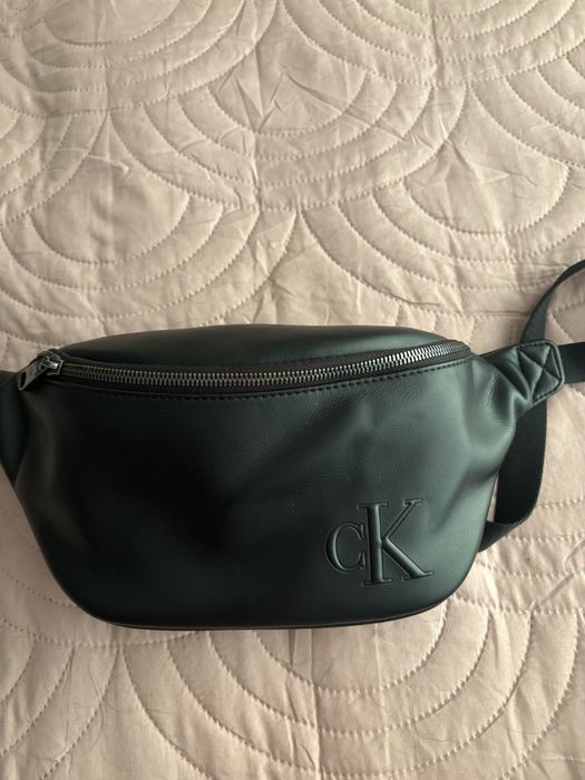 Calvin klein чанта за рамо