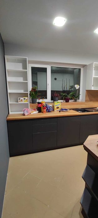 Продавам двуетажна къща