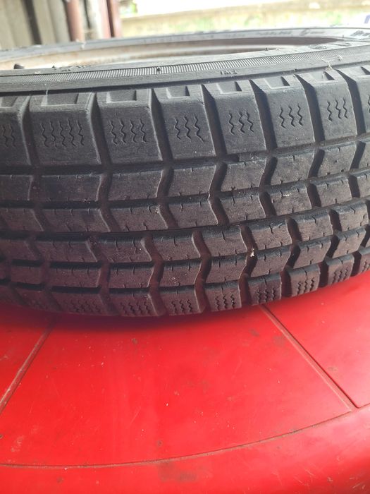 Продавам джанти с гуми за трабант,два броя