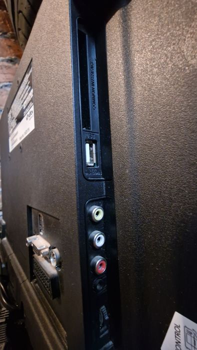 Телевизор Hitachi 22" LED (модел 22HBC06)