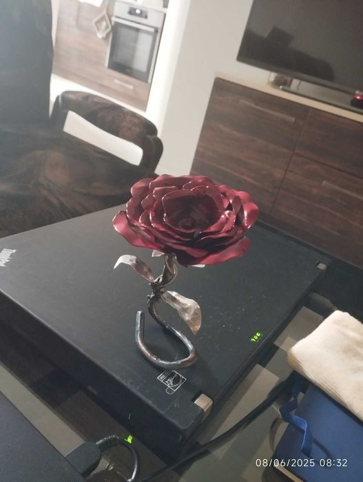 Ръчно изработени метални рози – уникален подарък