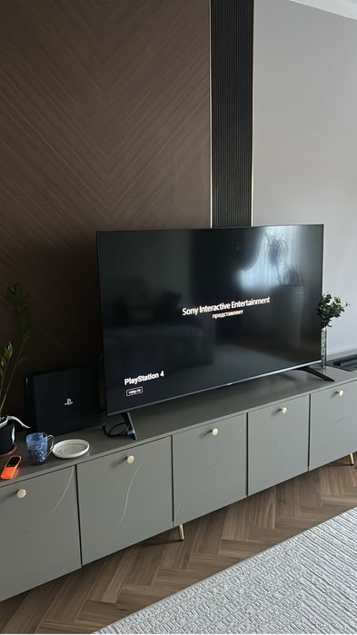 Продам PlayStation Pro 1TB 4K два геймпада + игры