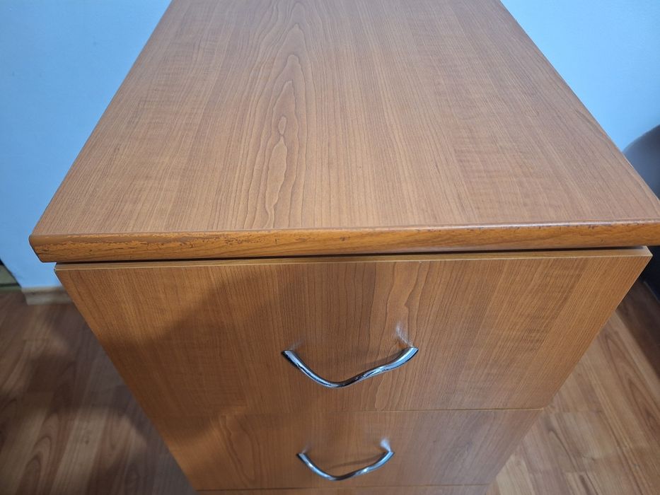 Comoda cu 3 sertare pe roti