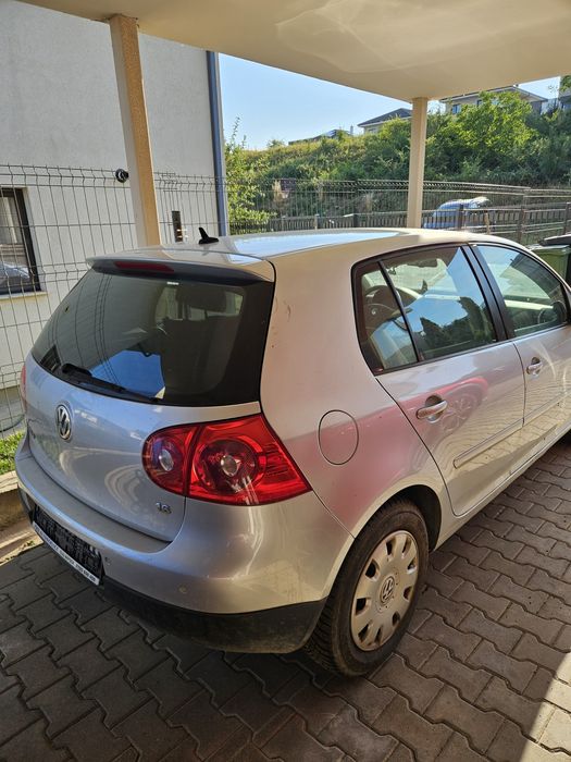 Vand Golf 5 (RADIAT) pentru dezmembrari
