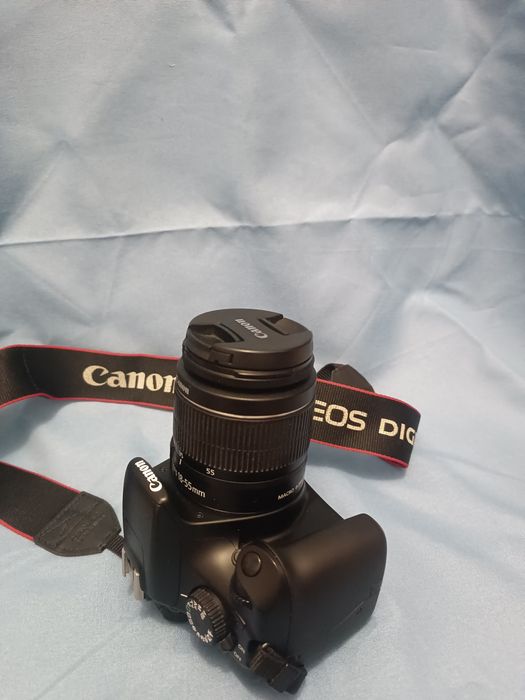 Продам Canon EOS 1100D