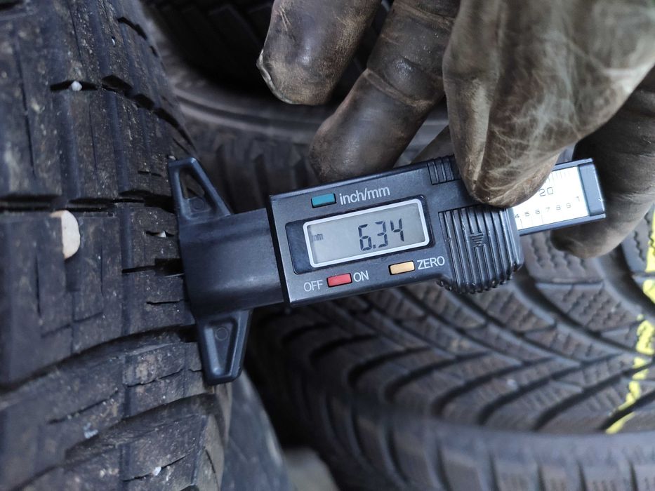 2бр Всесезонни гуми 215 55 16 - Continental