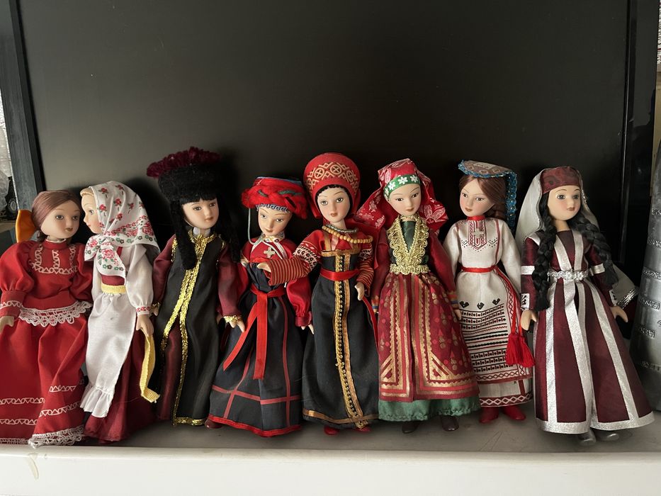 Продам 8 кукол в коллекцию