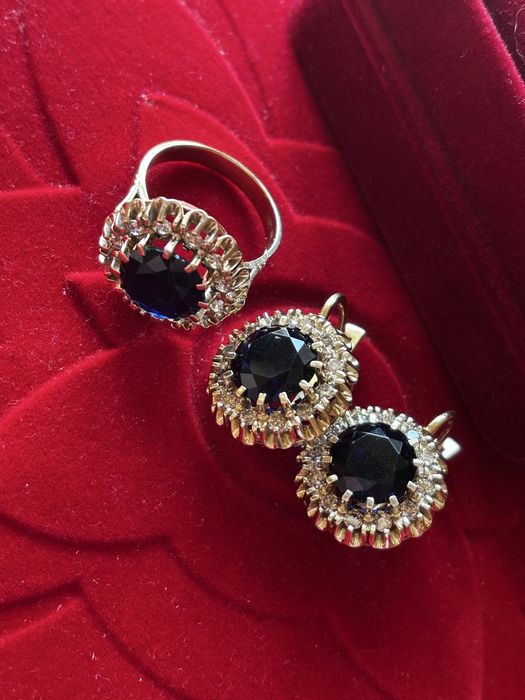 Бриллиантовый набор с сапфирами