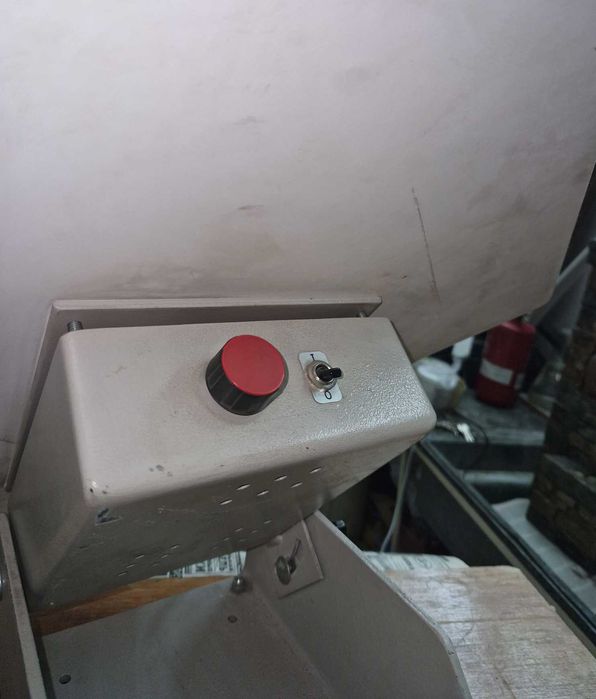 Компактный вибростолик для полиграфии