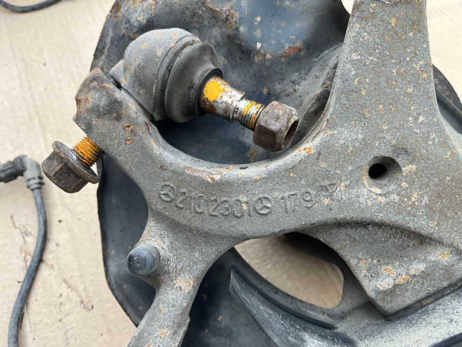 Предни шенкели за Mercedes E-class W210 (на задно)