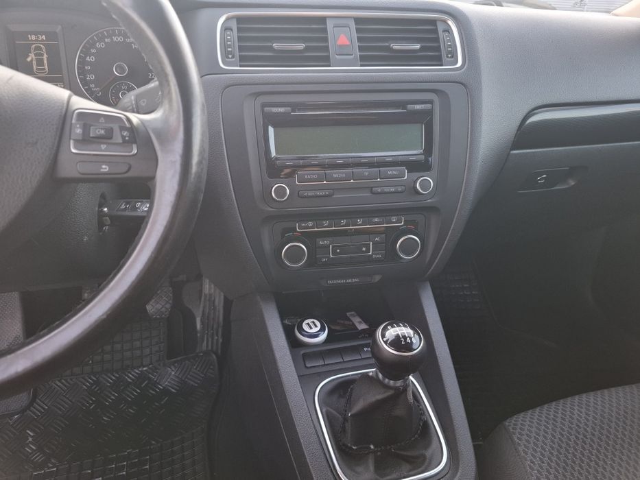 VOLKSWAGEN Jetta 2011 — imagine 5