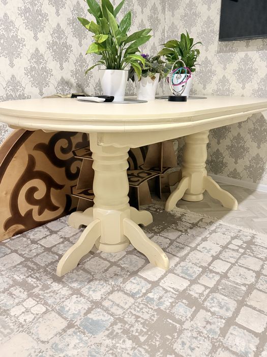 Срочно! Продам гостевой стол 2 м.