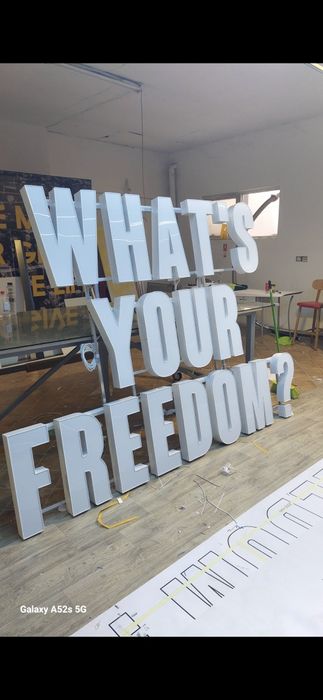 Reclame luminoase , casete luminoase