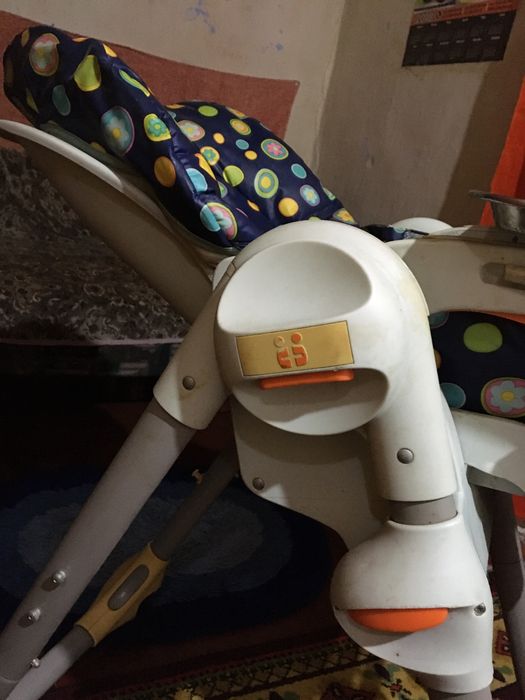 Срочно продам стульчик для кормления ребенка в хорошем состоянии