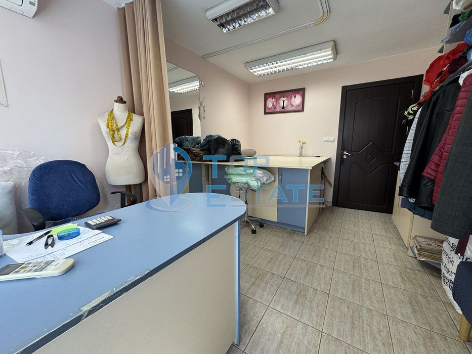 Търговско помещение на комуникативно място в кв. Колю Фичето, гр. Вел