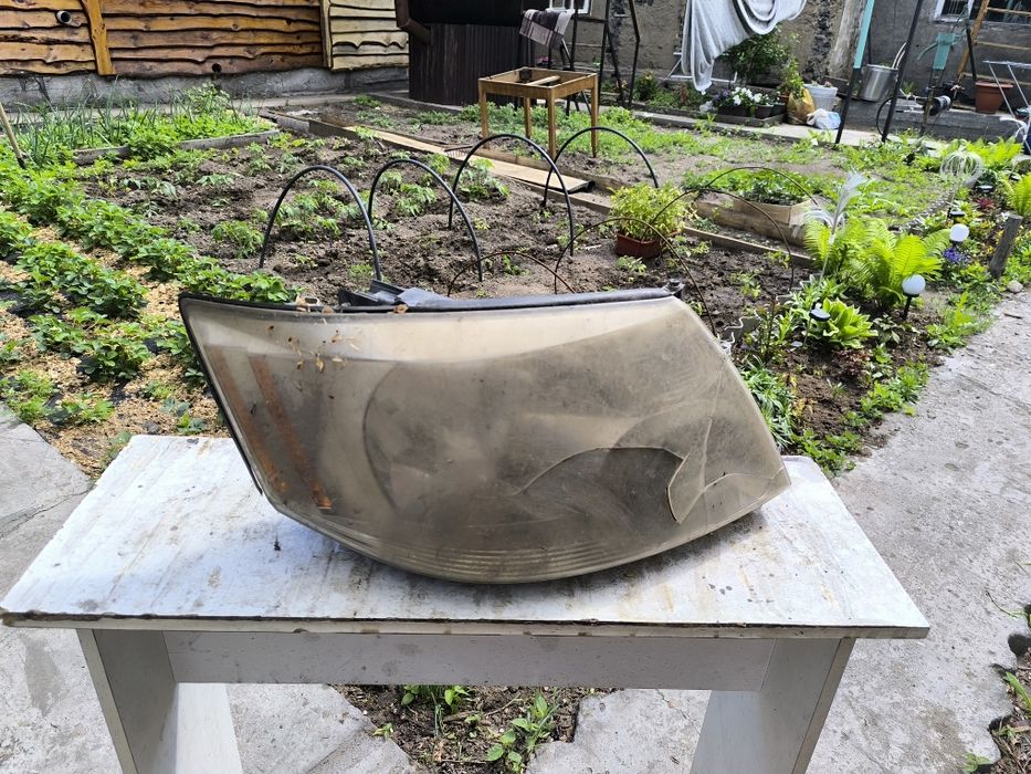 Фара Тойота Альфард