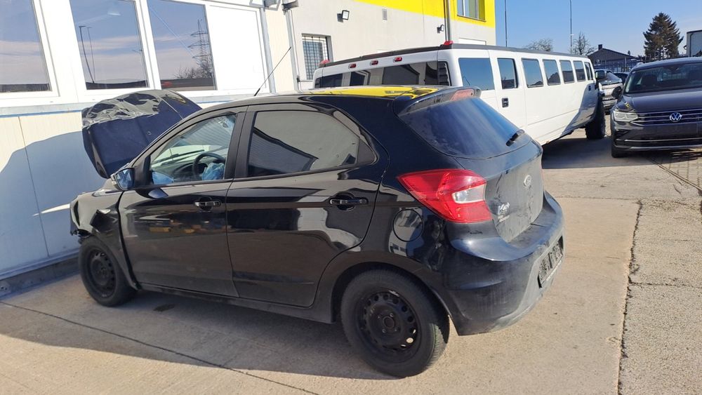 Форд Ка+ 1.2 на части