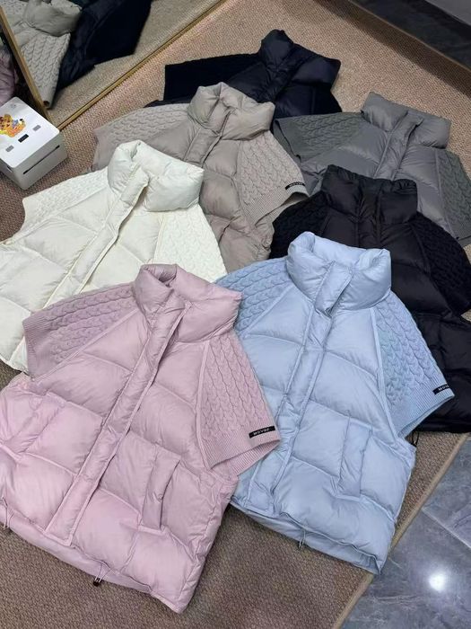 Продам жилетки женские