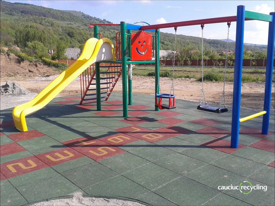 PRODUCATOR dale pavaj bordura puzzle cauciuc - Experienta 15 ani