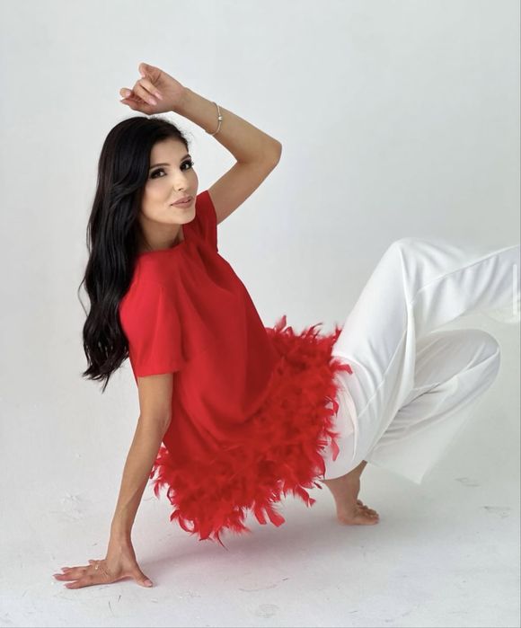 Кофточка с перьями