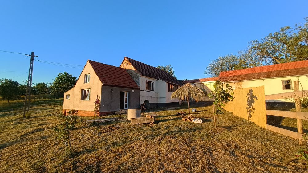 Casă de închiriat la țară