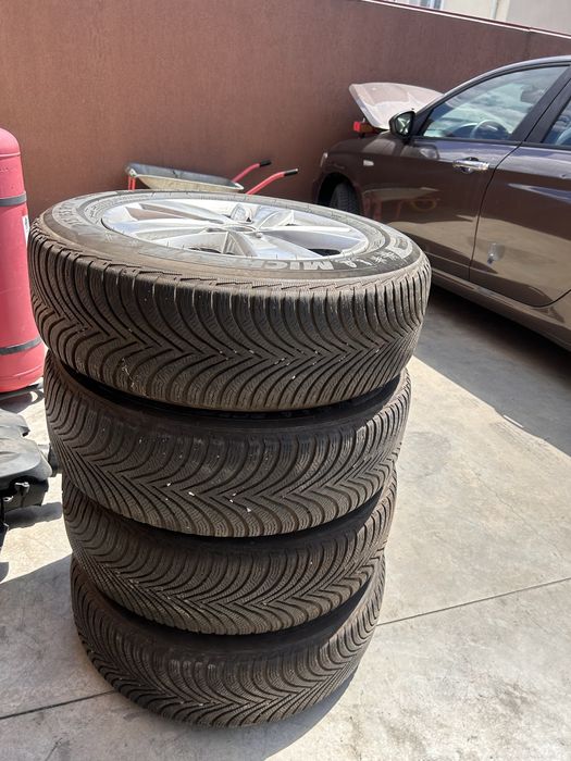 Anvelope de iarna • Michelin Alpin 5 • 215/65 R17 1000 lei/set