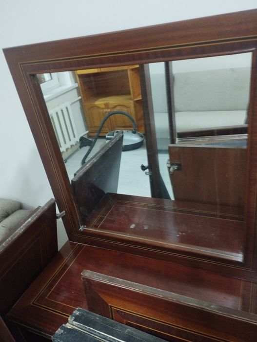 Большой шкаф- шифоньер