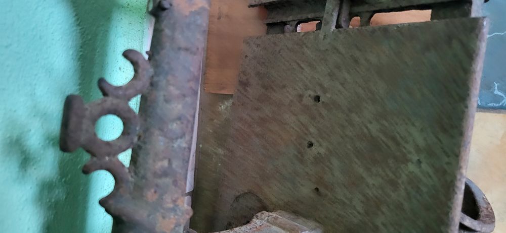 Masina de cusut foarte veche