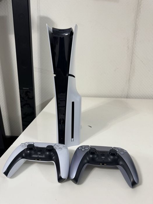 Продается Playstation 5 в идеальном состоянии