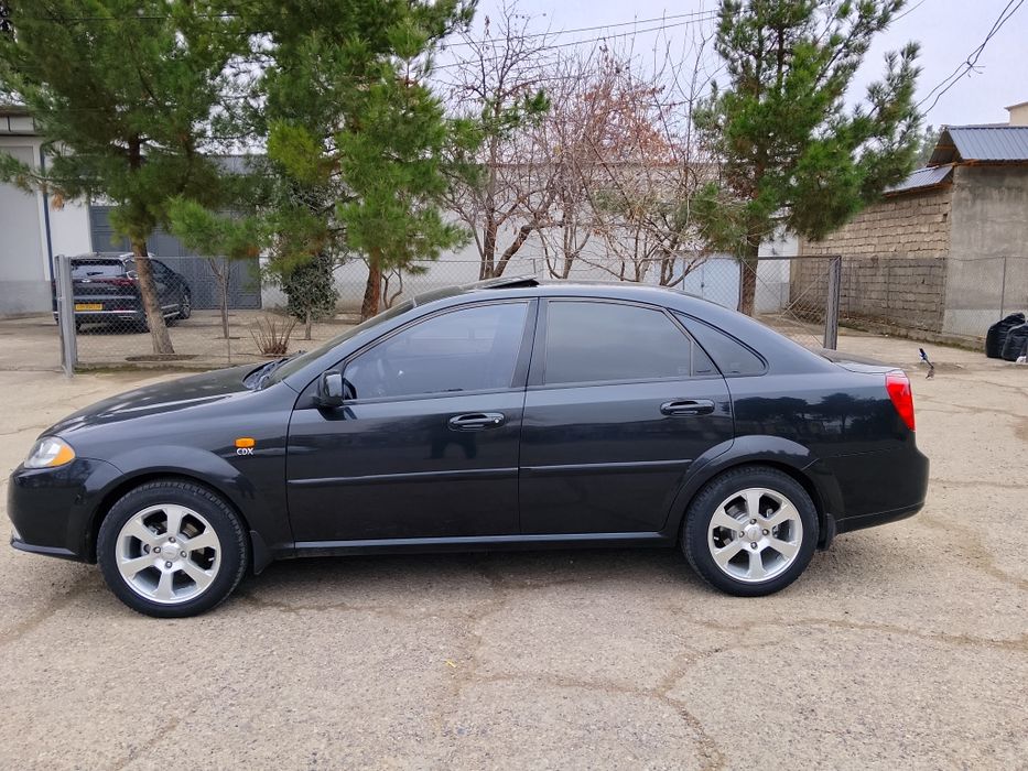 Ласетти 1.6 сотилади