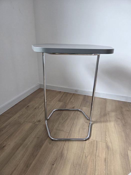 Masa hexagonala moderna, picuoare metalice cromate