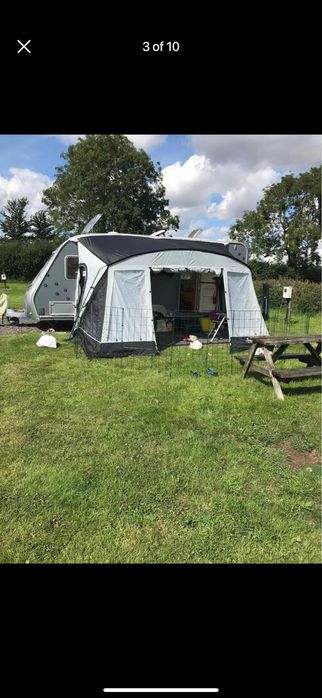 Rulota de inchirat pt 5 persoane ( pat 2 persoane + pat de 3 persoane)