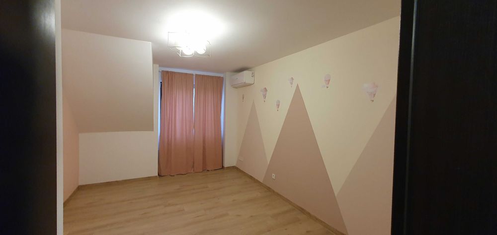 Дава се под наем Многостаен апартамент в Пловдив, Център - 140 кв.м за 1495.83 € - Снимка #11