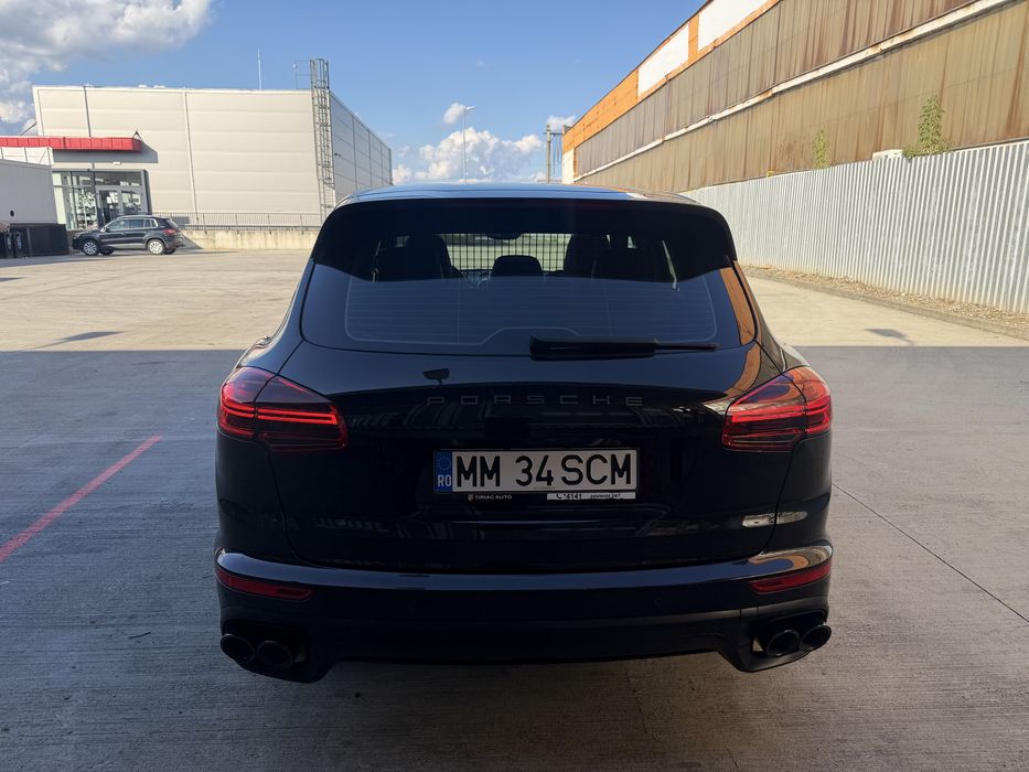 Vind Porsche Cayenne 3.0 tdi an 2016 stare foarte buna euro 6
