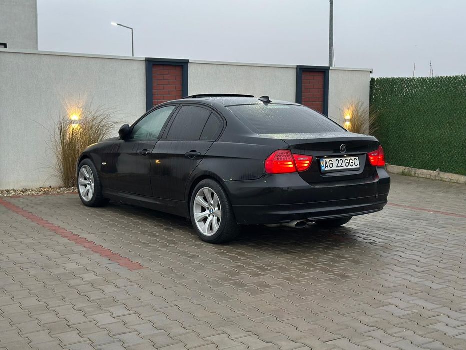 Vând  BMW E90  Seria 3 lci senzori navi trapa etc