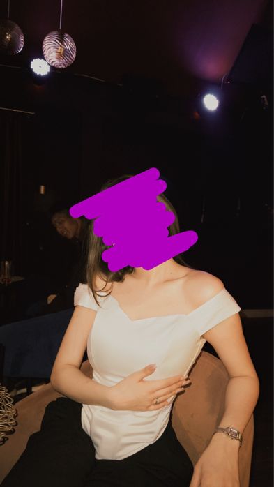 Белый и красный корсет