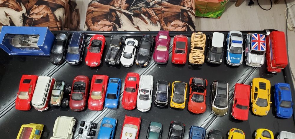 Продавам метални колички