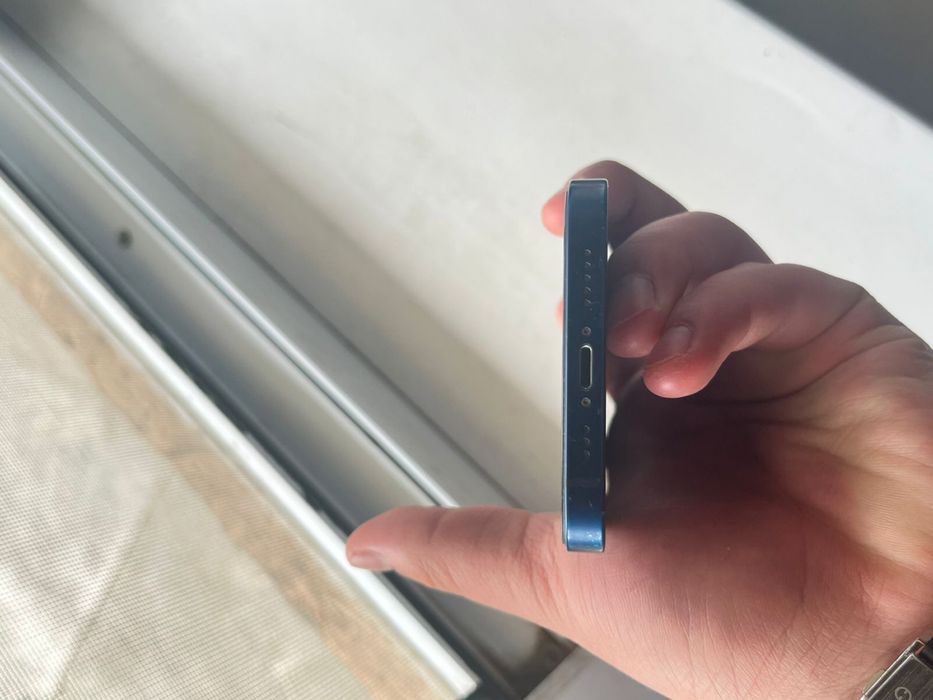 Айфон 12 есть царапины