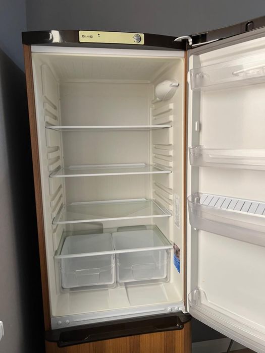 Продам холодильник Indesit 2013 год выпуск