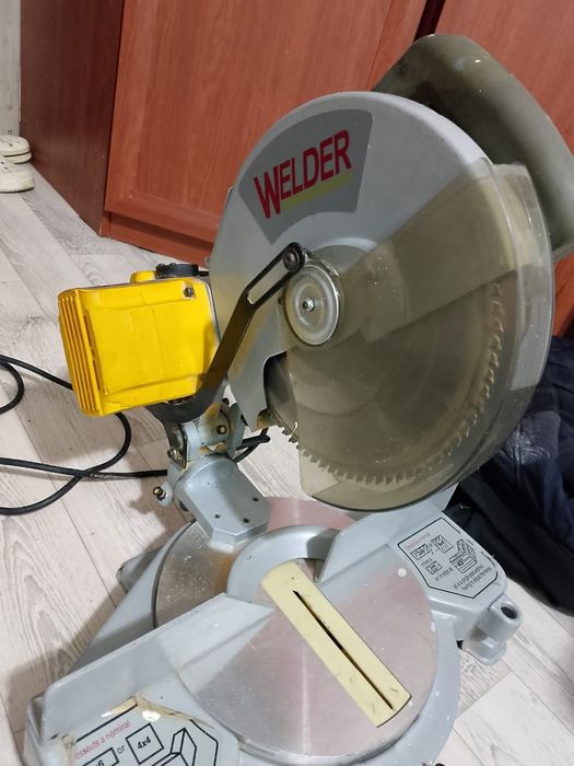 Пила торцовочная