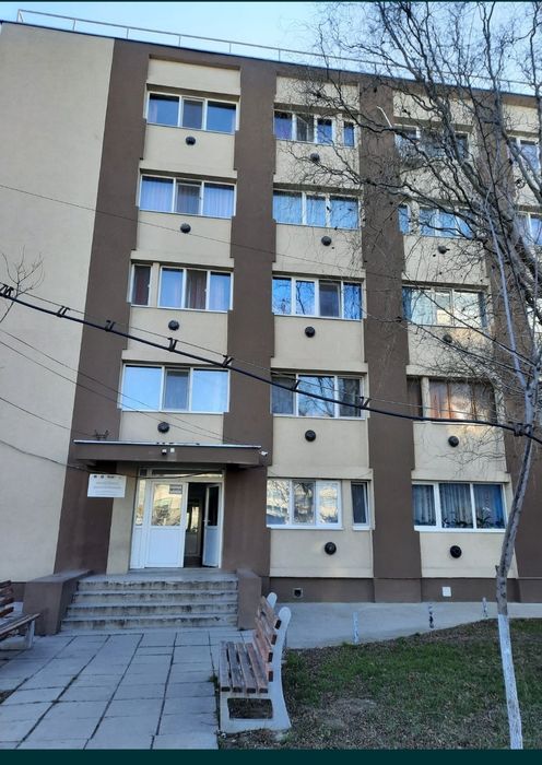 Vînd cameră cămin