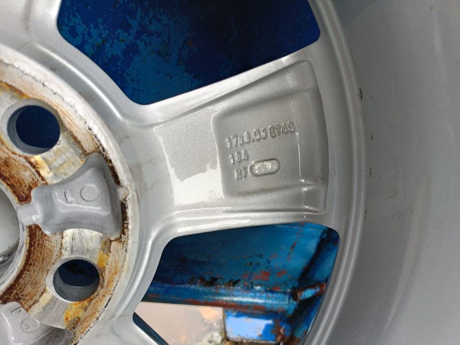Roti Toyota 215/60R17