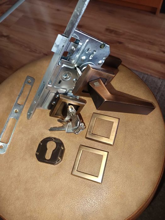 Yala cu cheie Hobes cu clanta Bussare