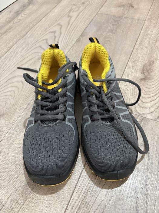 Спец ботинка летный 36 р новы чена 10000