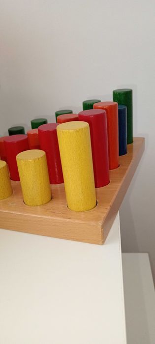 Joc tavă cu cilindri din lemn, Scara Montessori